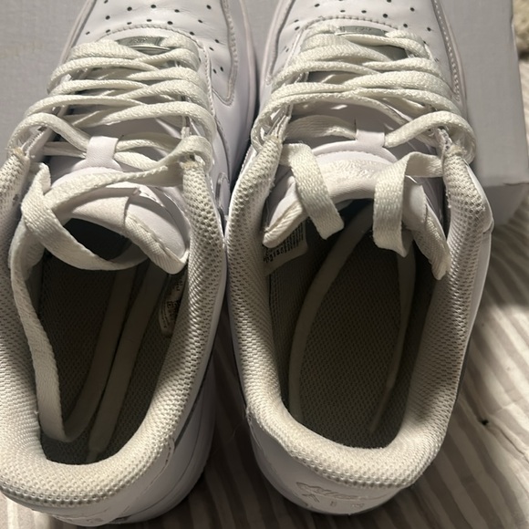 Women’s Airforce 1 07’ size 8 - Picture 7 of 8
